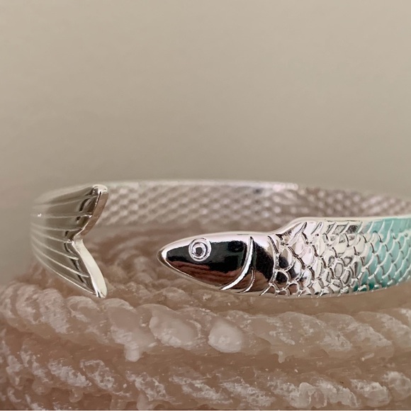 Cape Cod style FIsh Cuff Bracelet - Picture 2 of 4